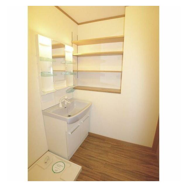 洗面設備　別部屋参考写真です