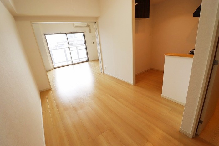 居室・リビング　※床・建具の色がお写真と異なる場合がございます。