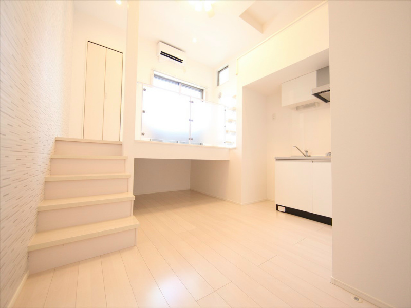 居室・リビング　ＤＫ5.6帖　洋室4.6帖　ロフト5.3帖　床下ロフト3帖