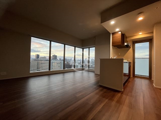 居室・リビング　リバーガーデンタワー上町台筆ヶ崎　リビング