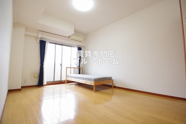 居室・リビング　広々とした洋室！