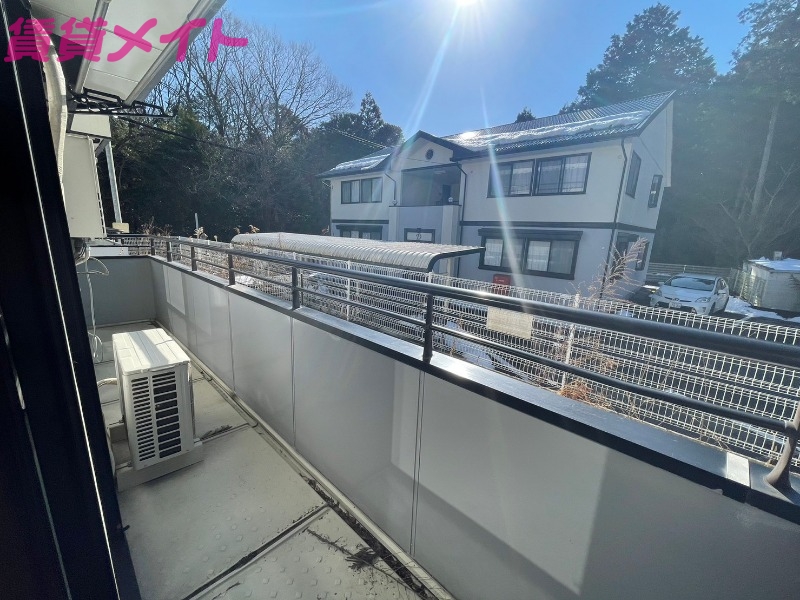 バルコニー　別部屋反転参考写真です