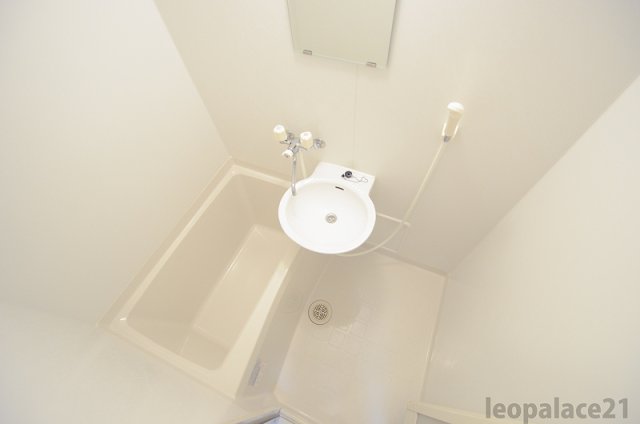 バス・シャワールーム　同タイプの部屋の写真です