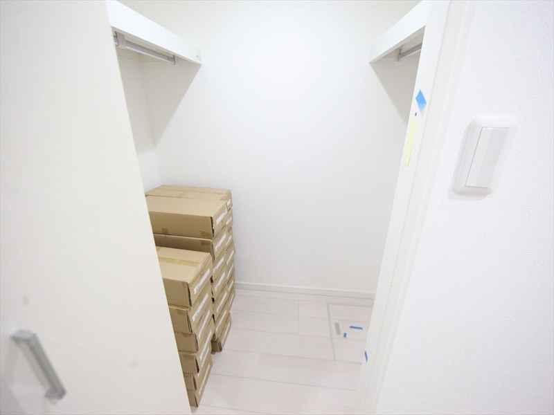 玄関　ウォークインクローゼット（収納充実してます）