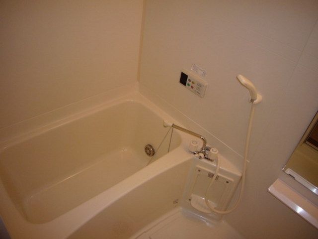 バス・シャワールーム　追い焚き機能完備