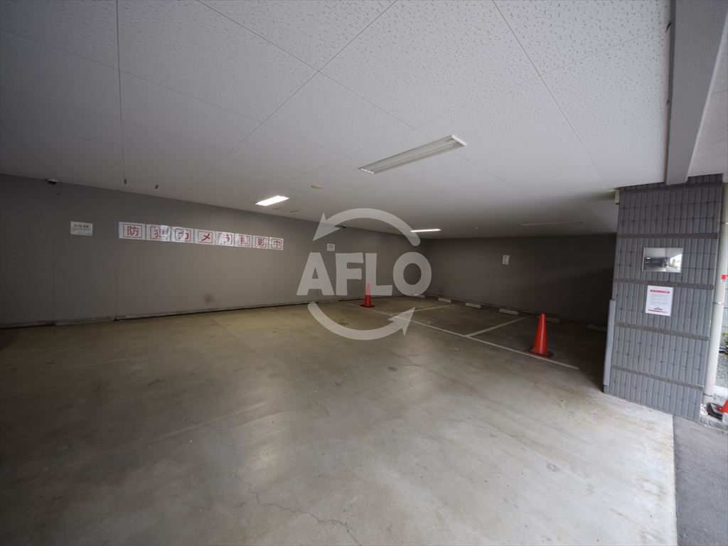 駐車場　エスリード難波WEST　駐車場