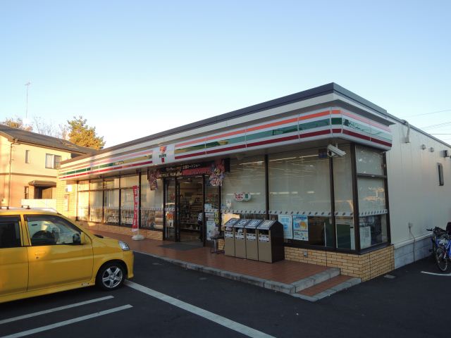 コンビニ　セブンイレブン（コンビニ）まで650m