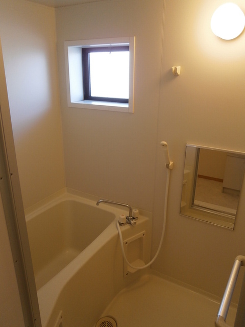 バス・シャワールーム　Ｂ１０１　浴室