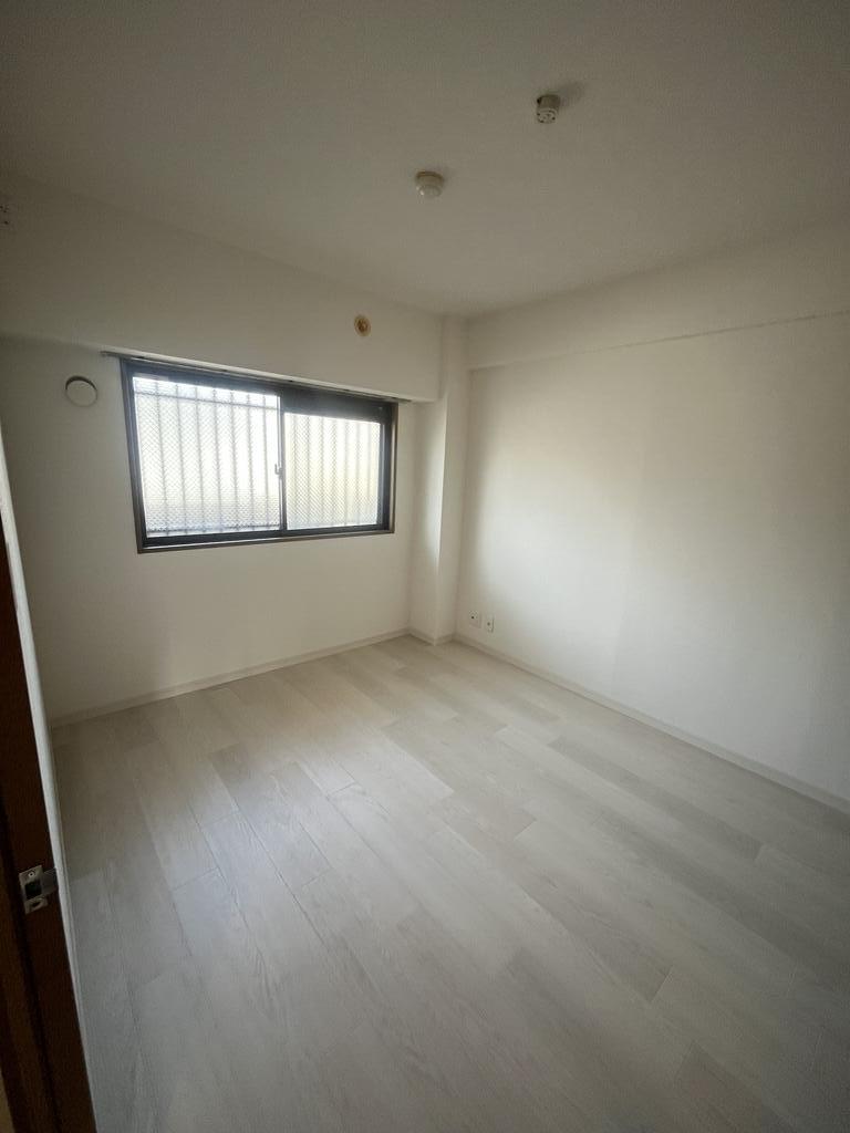 その他部屋・スペース　北側洋室も明るいです