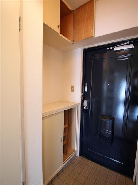 その他　松山市桑原　田中ビル一里木ハイツ　靴収納