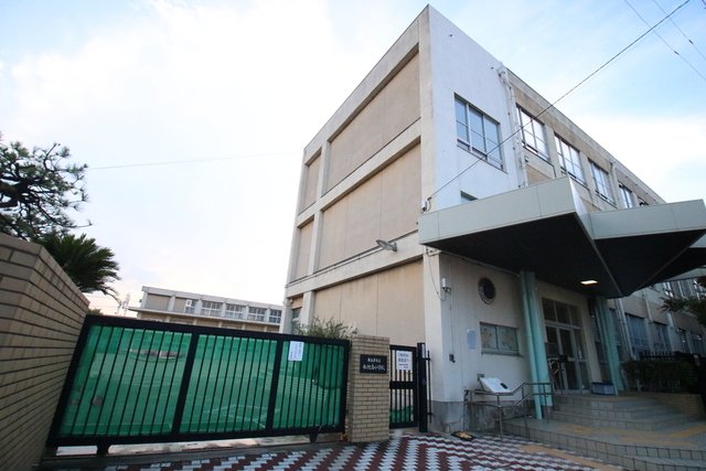 小学校　名古屋市立枇杷島小学校（小学校）まで722m