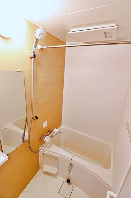 バス・シャワールーム　温水洗浄機能付き便座