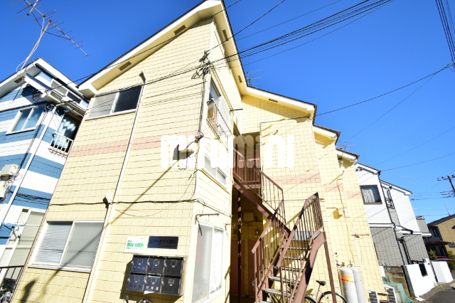 建物外観　黄色のオシャレなアパートです☆