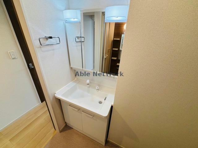 洗面設備　同型類似のものです