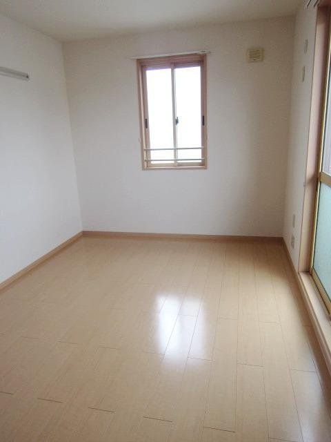 その他部屋・スペース　★明るい６帖のお部屋です★