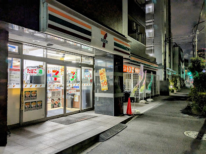コンビニ　セブン-イレブン 北品川八ッ山通り（コンビニ）まで442m