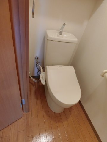 トイレ　イメージ105号室の写真（反転あり）