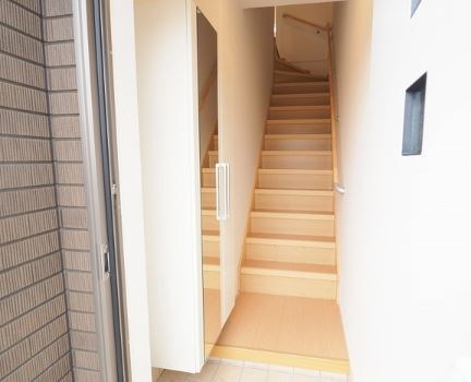 玄関　※別号室の写真です