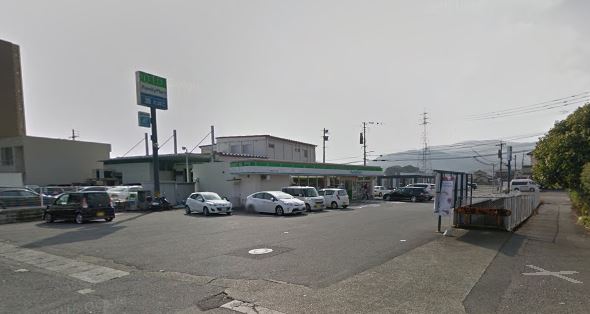 コンビニ　ファミリーマート 小倉東インター前店（コンビニ）まで326m