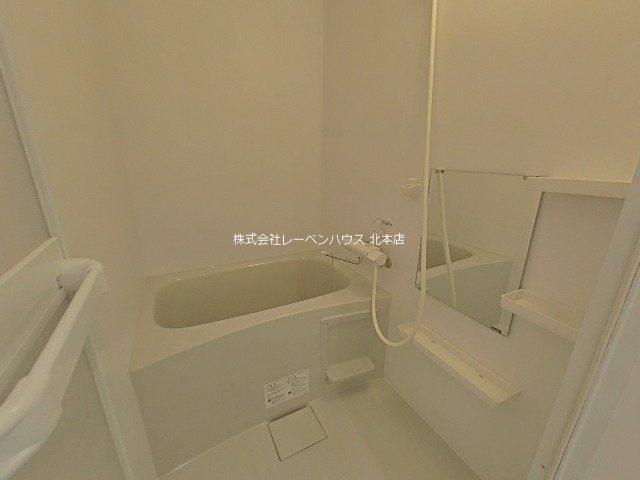 バス・シャワールーム　同物件別部屋参考写真