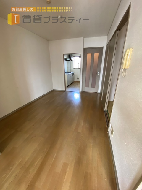 居室・リビング　南面２部屋は日差し燦々