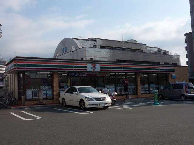 コンビニ　セブンイレブン（コンビニ）まで150m