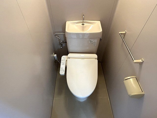 トイレ　参考写真。