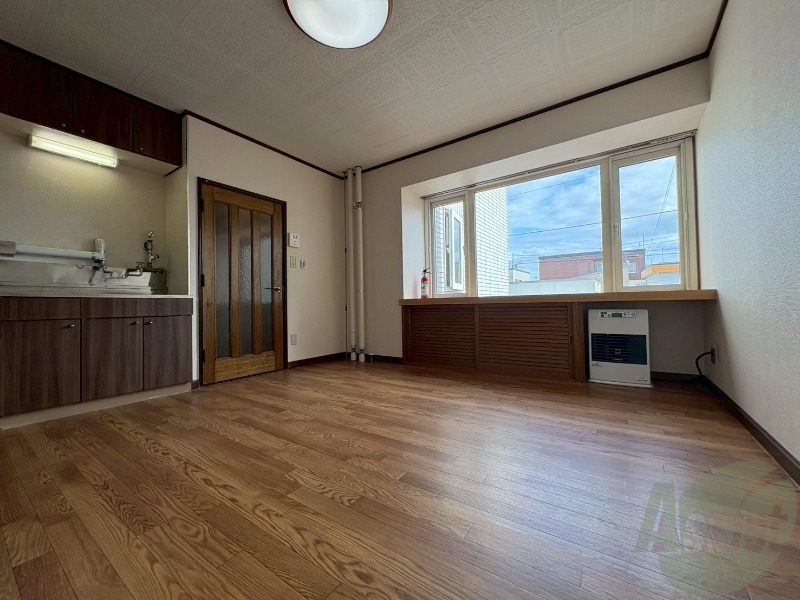 居室・リビング　広くてキレイなお部屋が広がっていて、充実した生活が送れそう。