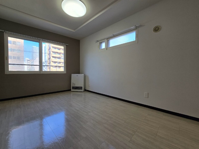 居室・リビング　白を基調とした明るい印象のお部屋になっています！