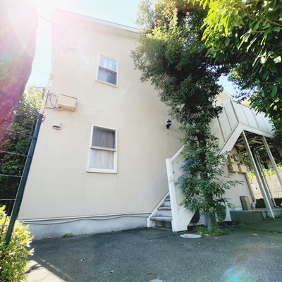 建物外観　【南向き角部屋2面採光の明るいお部屋♪】住環境良好おすすめ！