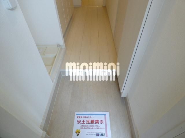 玄関　下駄箱あります