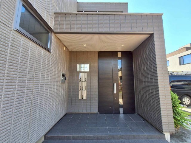 エントランス　★オートロック付きエントランス★
