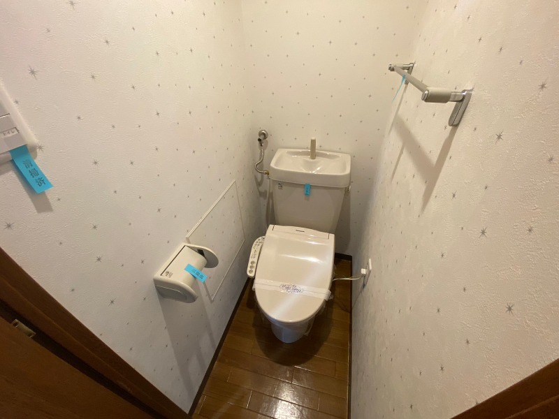 トイレ　トイレです。ウォシュレット付を探している方、おすすめです。