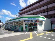 コンビニ　ファミリーマート MYS八尾木北店（コンビニ）まで179m