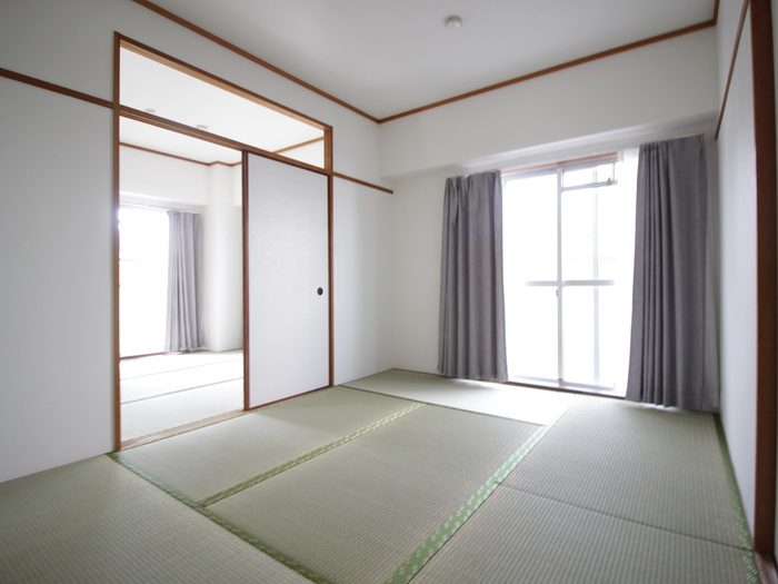 グレースコート男山の居間写真
