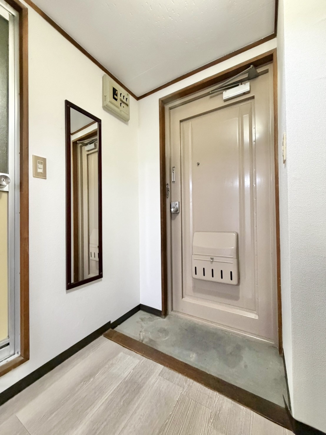玄関　別部屋写真流用