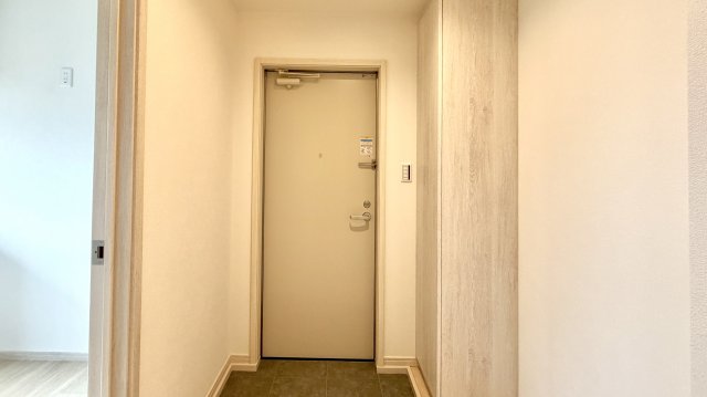 玄関　たっぷり玄関収納つき