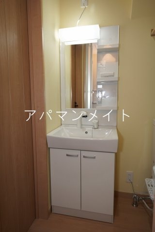 洗面設備　シャワー付き洗面台