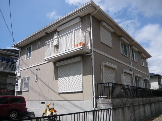 建物外観　最上階角部屋だから日当り良好です。