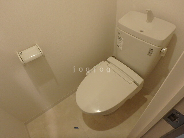 トイレ　温水洗浄便座完備の素敵なトイレです★