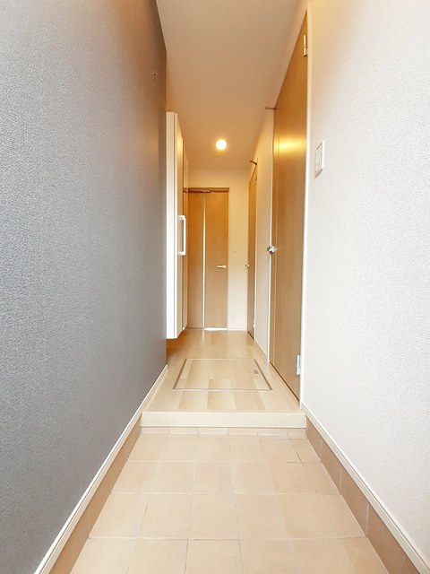 玄関　収納もある玄関です