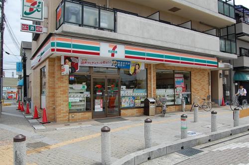 コンビニ　セブンイレブン 泉佐野日根野駅前店（コンビニ）まで67m