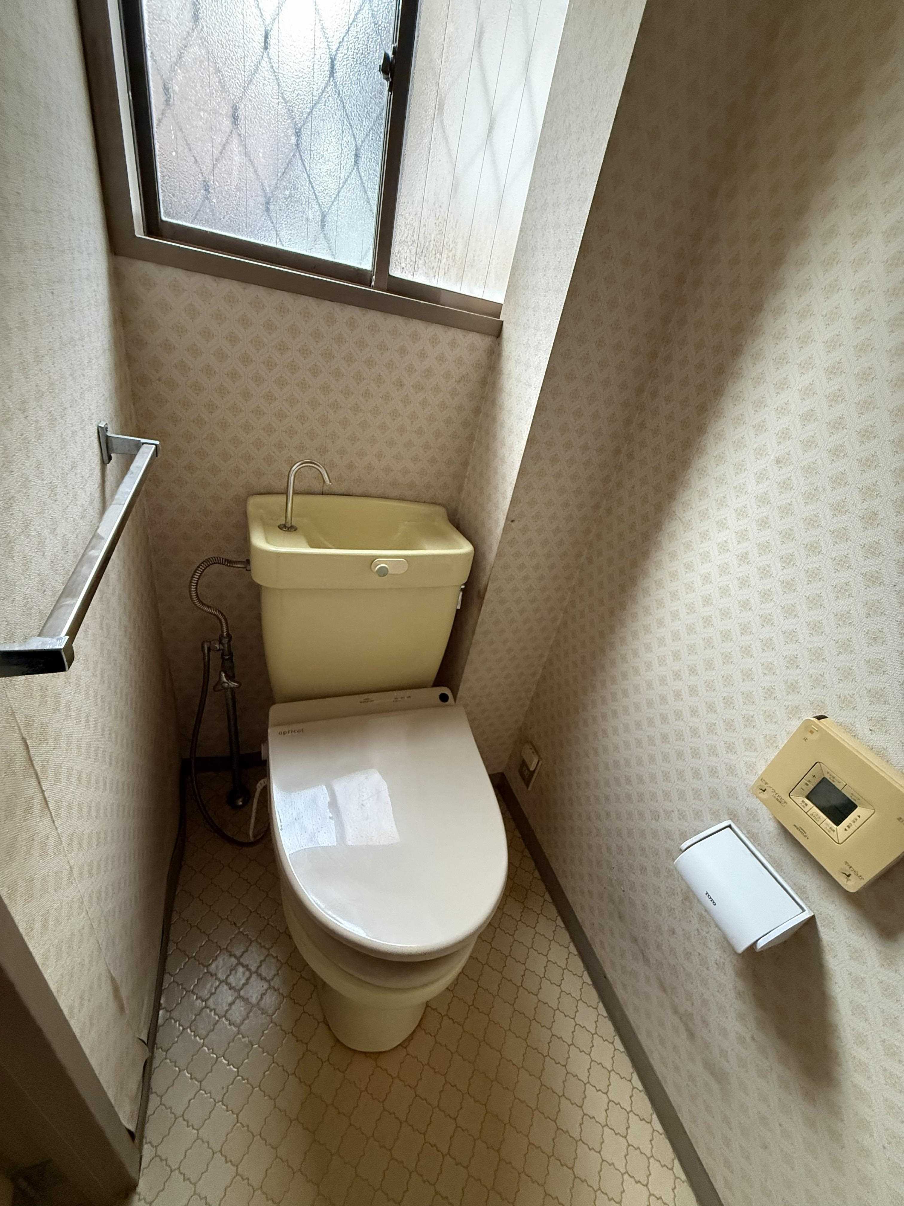 上新地町5丁目F貸家のトイレ写真