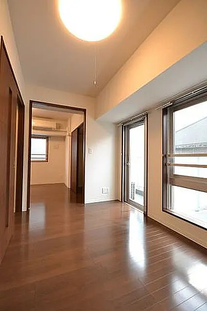 ＪＲ京浜東北線 川崎駅 徒歩11分 11階建 築14年の居間写真