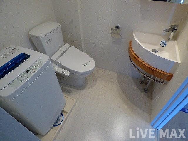 洗面設備　家具家電はイメージです。