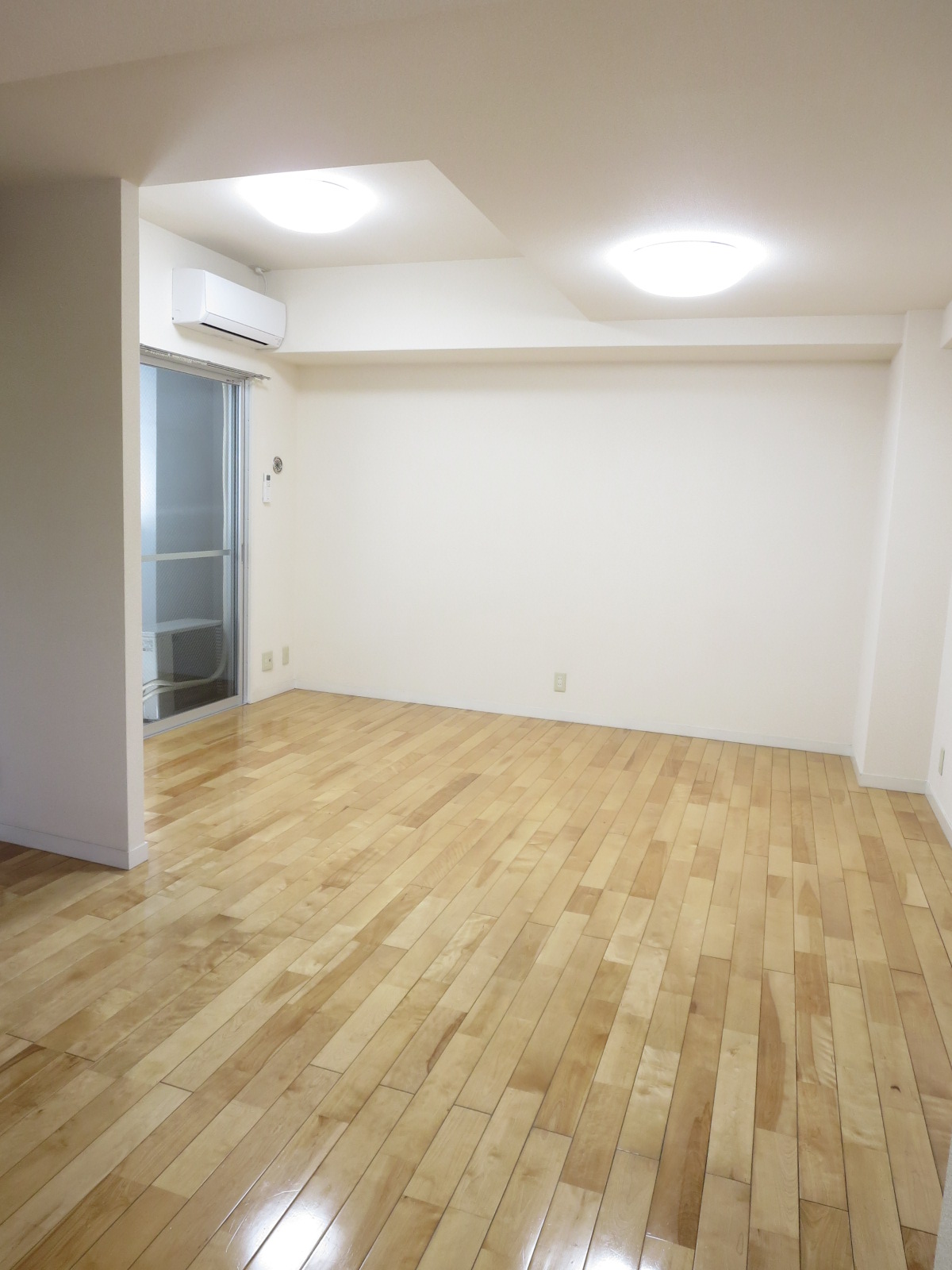 居室・リビング　LED居室照明付き