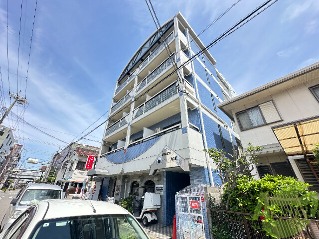 【西宮市鳴尾町のマンションの建物外観】