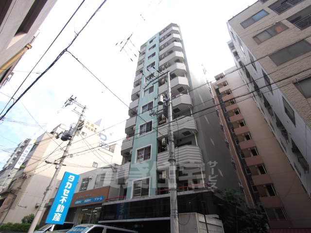 大阪市中央区瓦屋町のマンションの建物外観