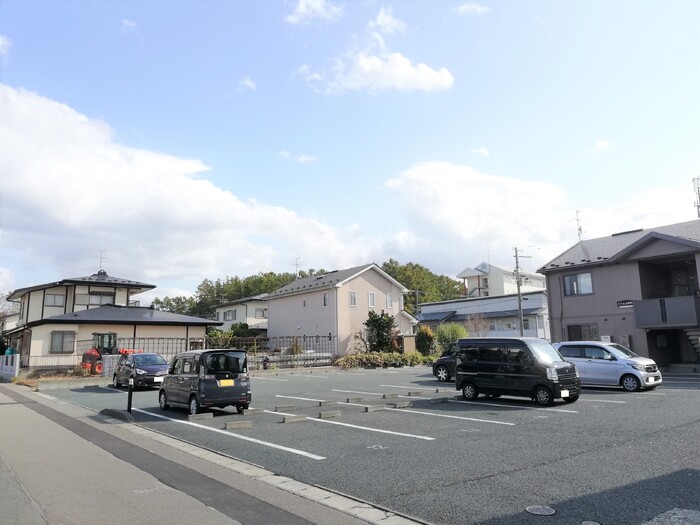 【北上市上野町5丁目築22年の駐車場】