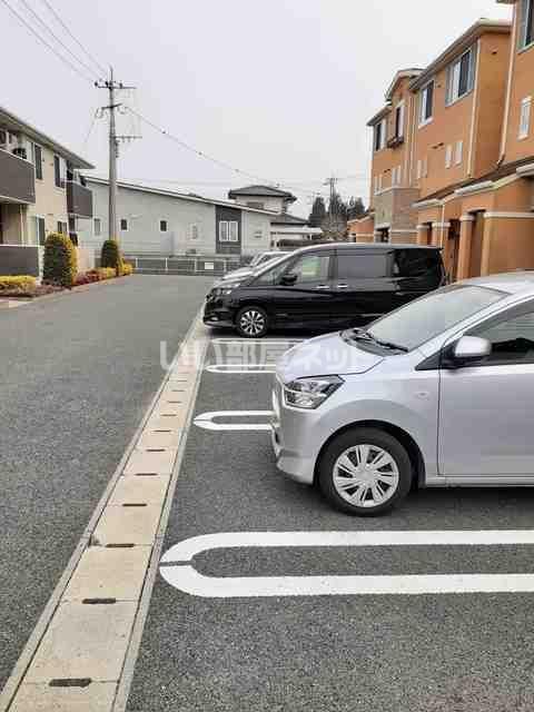 【エンジョイ　Ａの駐車場】